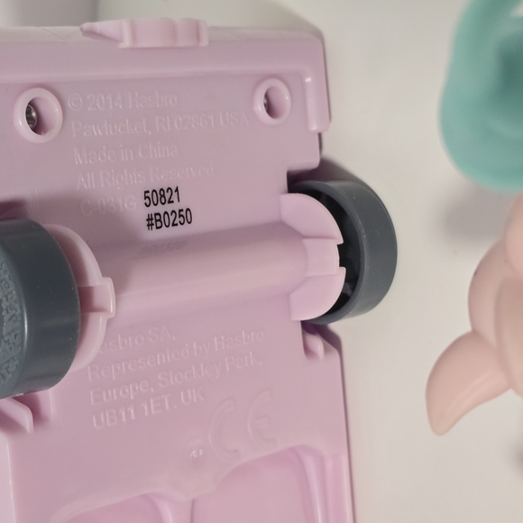 Rare Find!! Littlest Pet Shop Limo & Bath For Pets - 15 Items - Picture 14 of 16